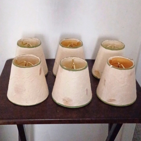 Six cream mini chandelier lampshades w/ green trim - Picture 4 of 6